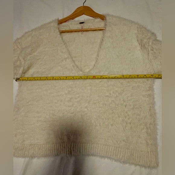Free People Cream Fuzzy V-Neck Sweater
Size: M - Picture 5 of 9